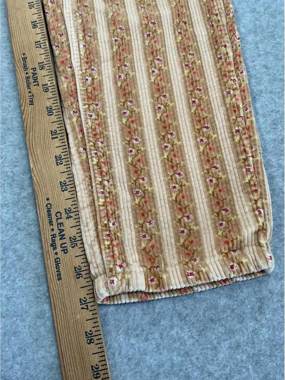 BDG Urban Outfitters Floral Corduroy Mom Jeans Women’s Size 27 Boho‎